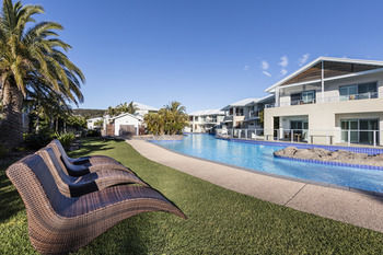 Hotel Oaks Pacific Blue Resort