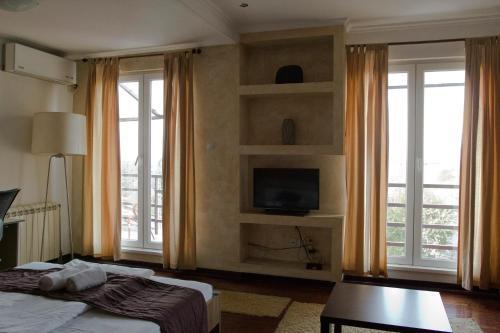 Hostal Vila Senjak B&B