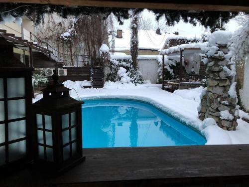 Hostal Vila Senjak B&B