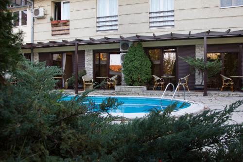 Hostal Vila Senjak B&B