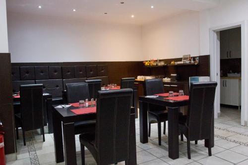 Hostal Vila Senjak B&B