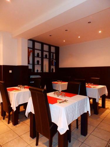 Hostal Vila Senjak B&B
