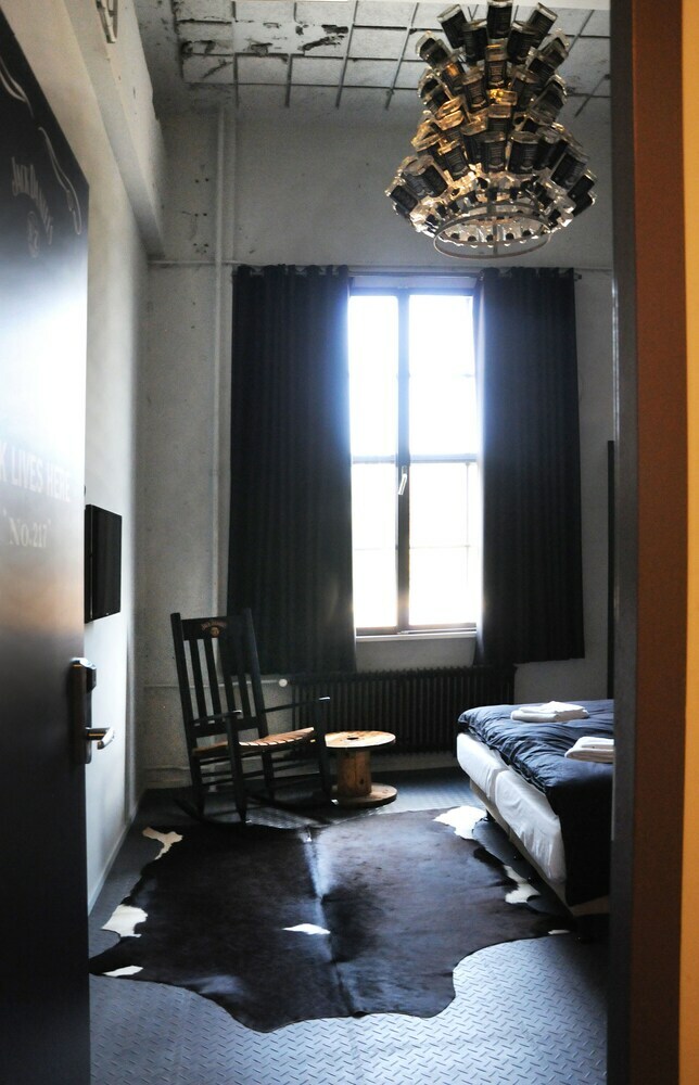 Blue Collar Hotel