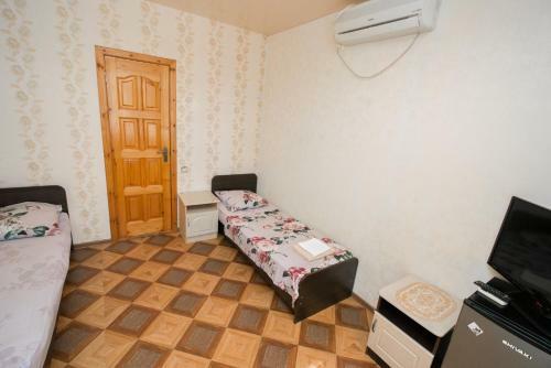 Hostal Alyona Hotel