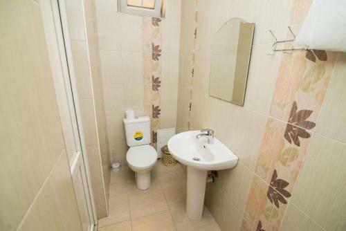Hostal Alyona Hotel