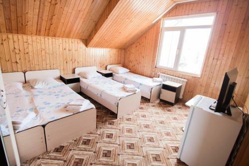 Hostal Alyona Hotel
