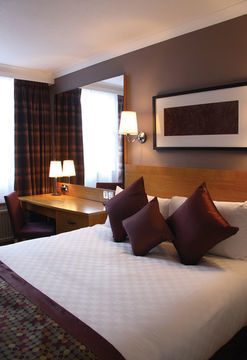 Hotel Menzies Luton Strathmore