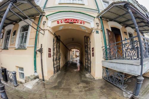 Ostrovsky Hotel