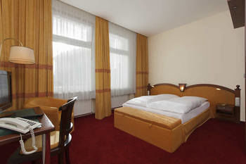 Hotel Kaiserhof Two By Centro Basic