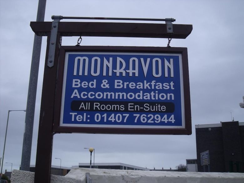 Hostal Monravon Guest House