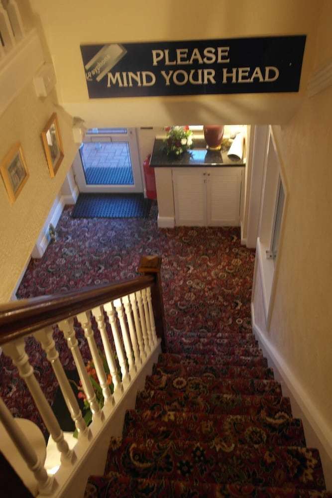 Hostal Monravon Guest House