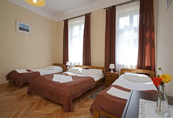 Enigma Hostel & Apartments