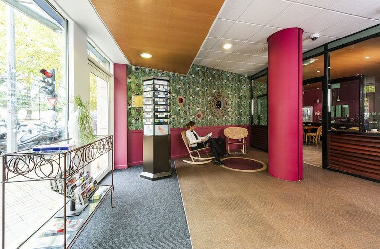 Residencia Teneo Suites