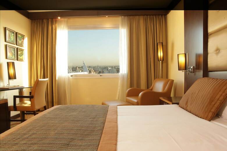 Hotel Golden Tulip Farah