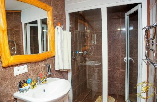 Hostal Smirnov Hotel