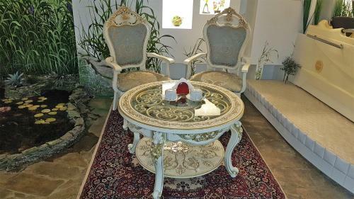 Hostal Smirnov Hotel