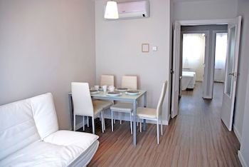 Apartamentos El Capricho De Madrid