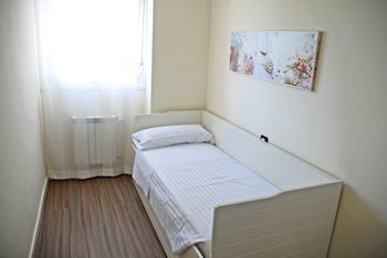 Apartamentos El Capricho De Madrid