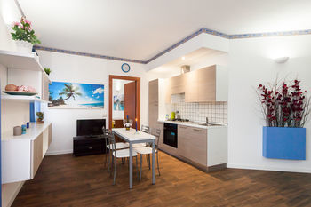 Almes Apartments