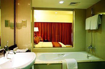 Hotel Landmark International