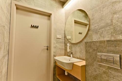 Sleep In Hostel & Apartments