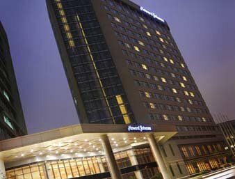 Hotel Howard Johnson Caida Plaza