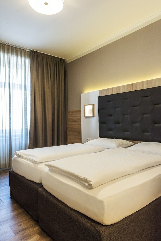 Goldenes Theaterhotel
