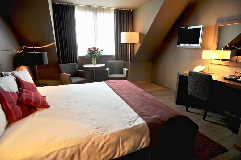 Flanders Hotel