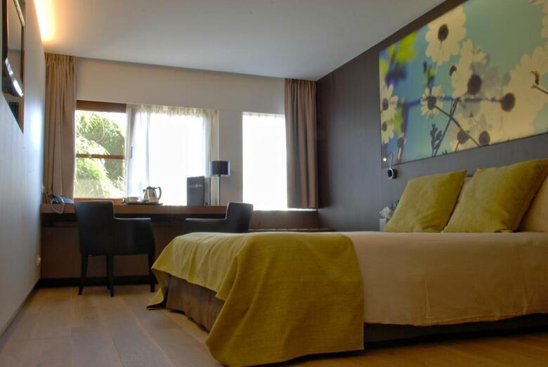 Flanders Hotel