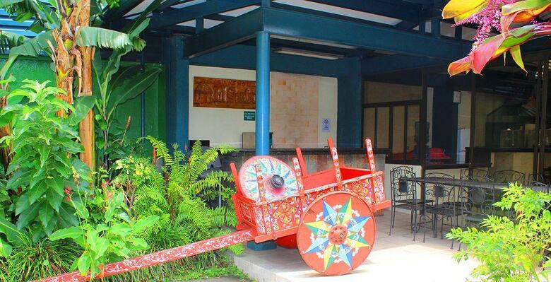Soluxe El Sesteo Hotel