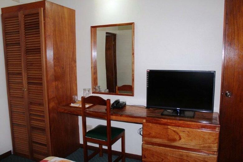 Soluxe El Sesteo Hotel