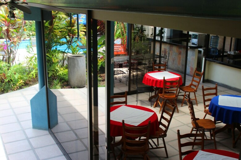Soluxe El Sesteo Hotel