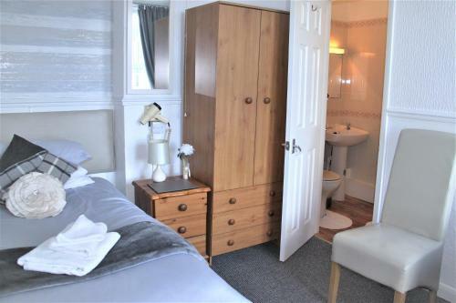 Hostal Serena Court Hotel