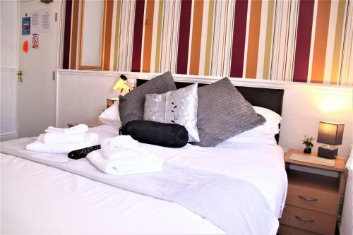 Hostal Serena Court Hotel