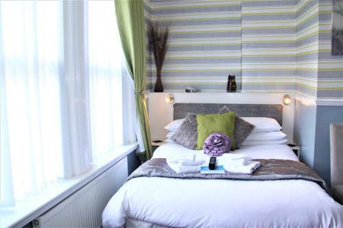 Hostal Serena Court Hotel