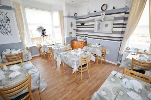 Hostal Serena Court Hotel
