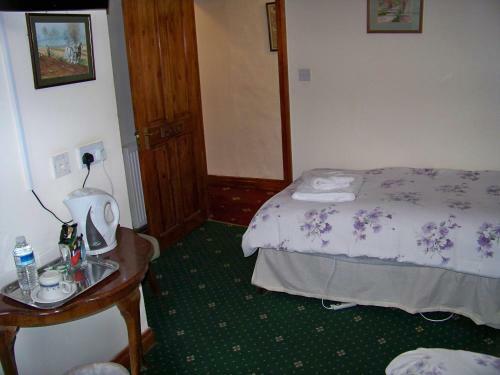 Hostal The Old Presbytery Guest House