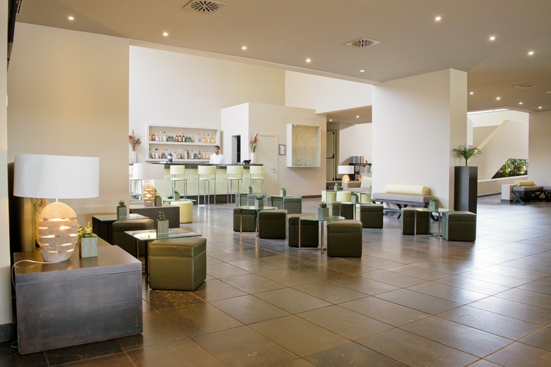 Hotel Oasis Salinas Sea