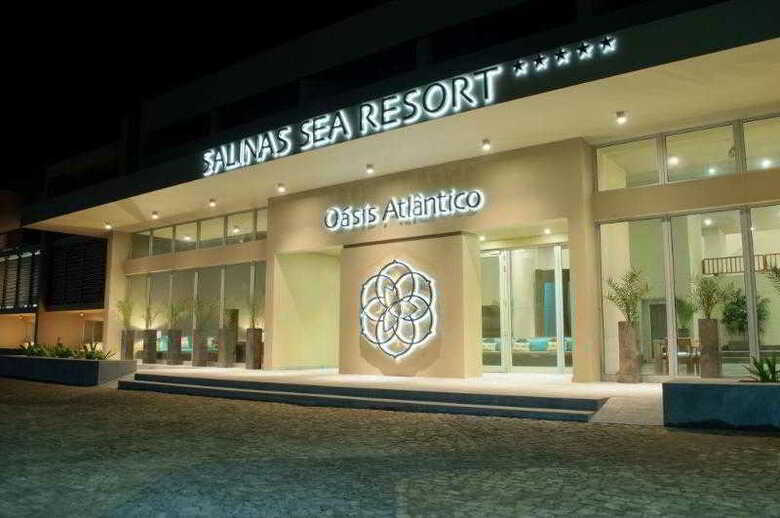 Hotel Oasis Salinas Sea