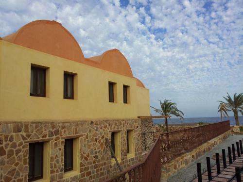 Hotel Rohanou Beach Resort