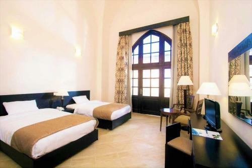 Hotel Rohanou Beach Resort