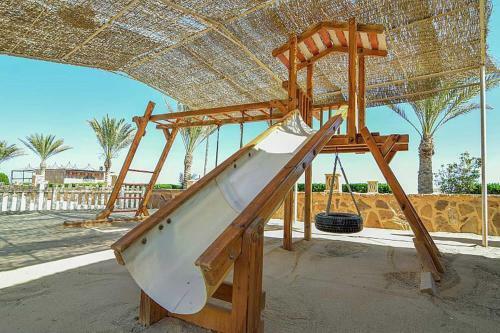 Hotel Rohanou Beach Resort