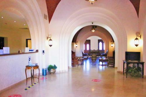 Hotel Rohanou Beach Resort