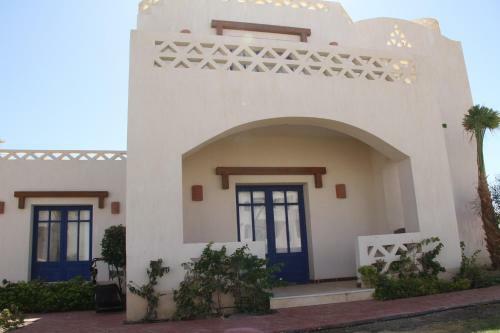Hotel Aurora Beach Safari Resort