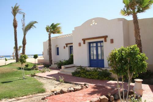 Hotel Aurora Beach Safari Resort