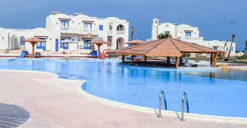Hotel Aurora Beach Safari Resort