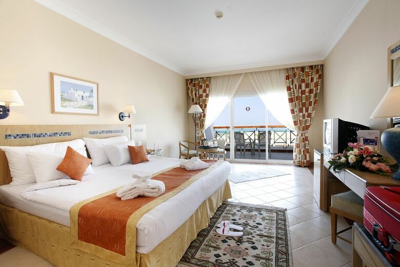 Crystal Cyrene Hotel