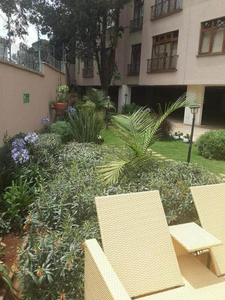 Fenesi Gardens Apartments