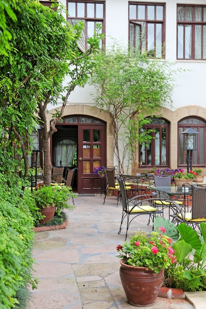 Aspen Hotel