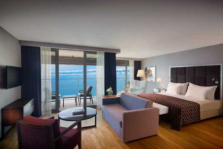 Akra Hotel
